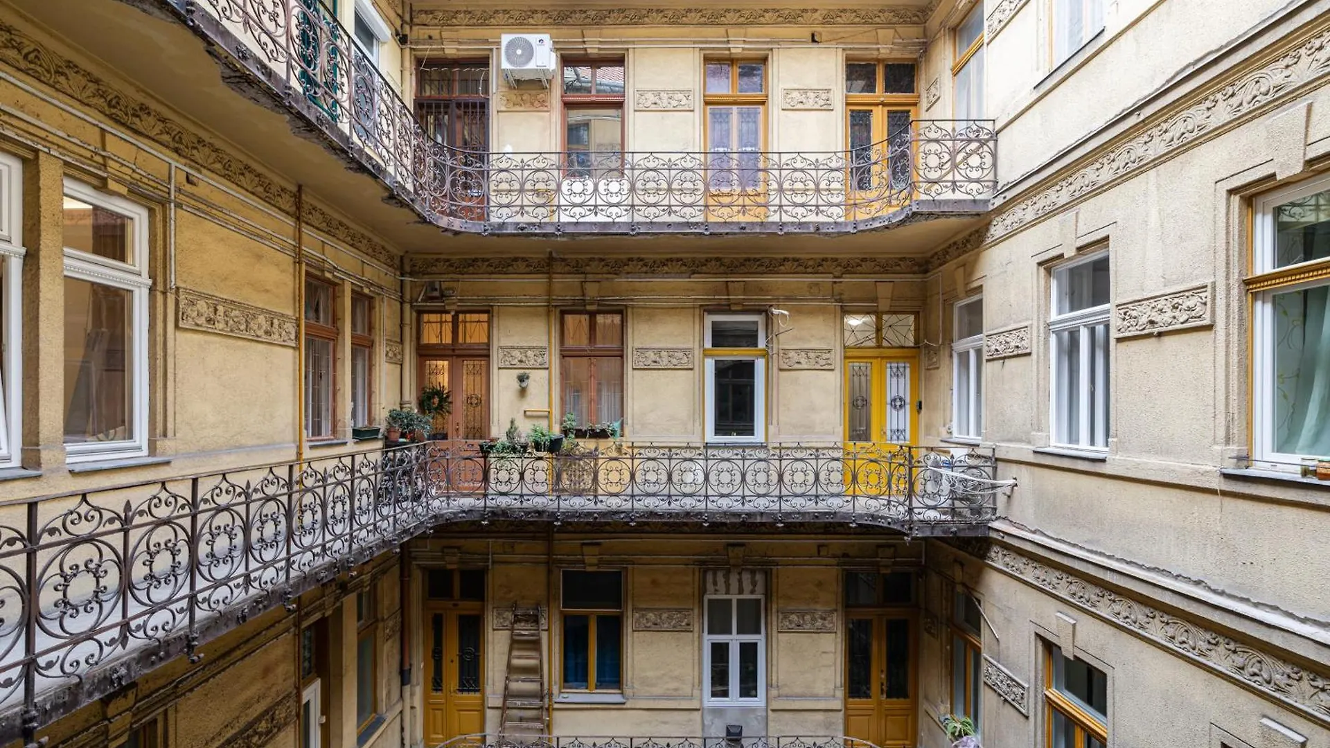Apple Tree Apartment Budapest
